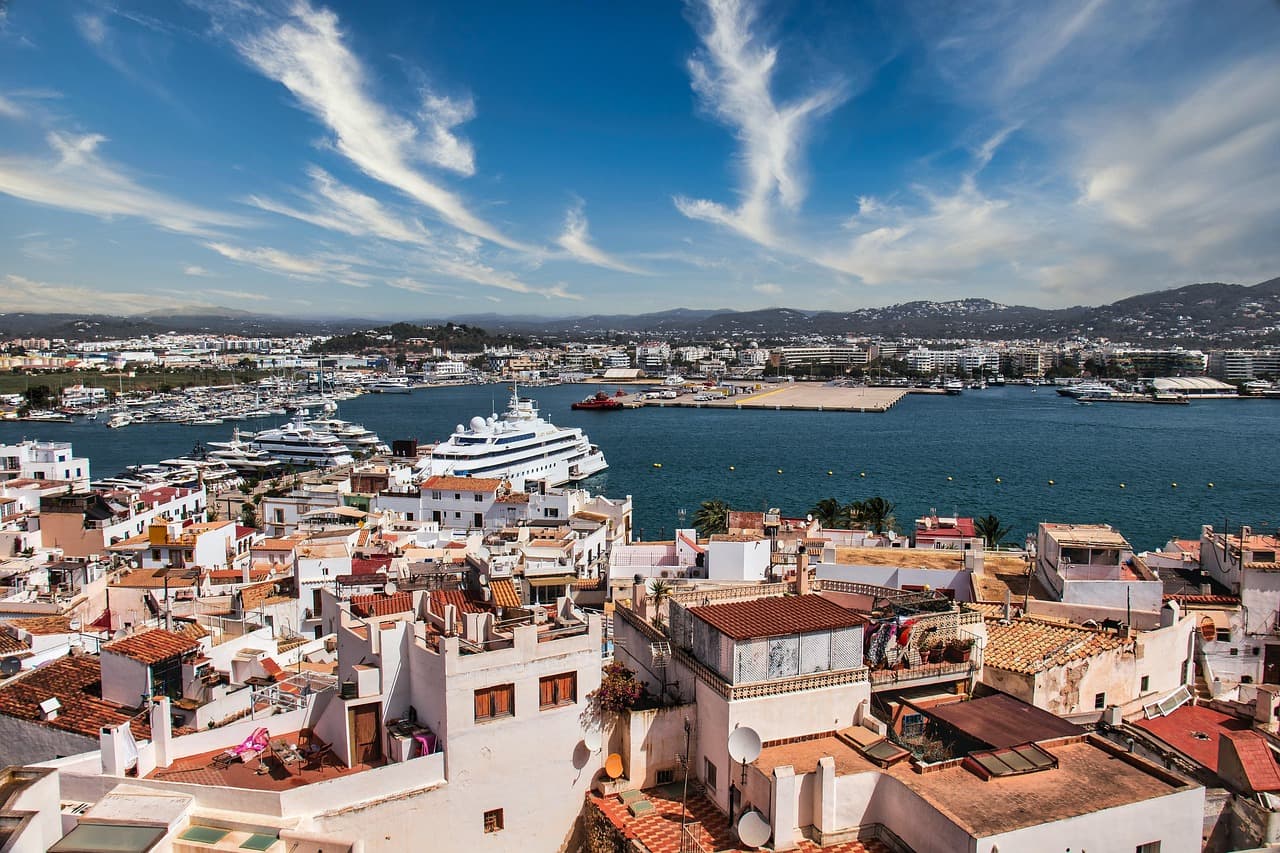 Discover the other Balearic Islands via boat trip from Mallorca